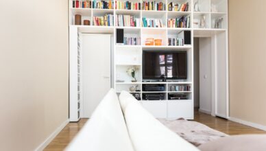 découvrez notre collection de meubles sur mesure, alliant design moderne et fonctionnalité. créez un espace unique et personnalisé qui reflète votre style de vie avec des pièces faites spécialement pour vous.